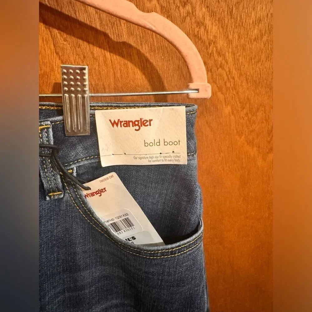 NWT Wrangler‎ High Rise Bold Boot size 12